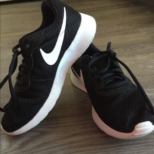 Nike Roshes